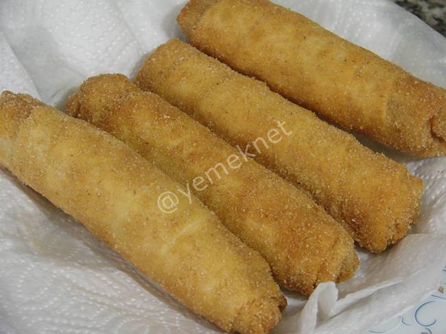 Beşamel Soslu Mantarlı Börek - Yapılışı (13/16) 